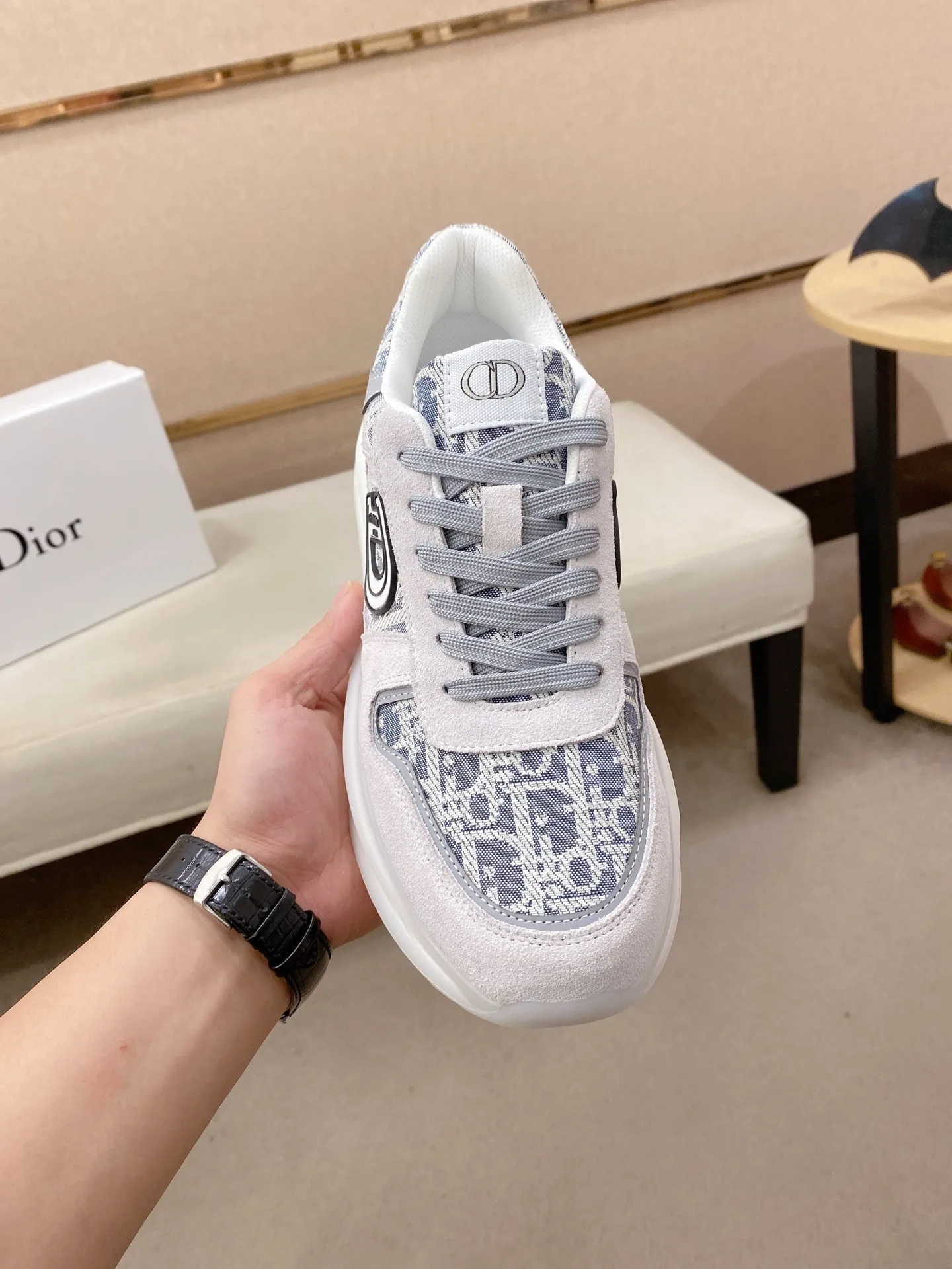 Men's shoes💰 462💰🇮🇹🇮🇹Dior d The new model is on sale at the same time at the counter. The upper 🇮🇹 is imported Italian first-layer cowhide, and the lining is fully imported sheepskin 💪💪. It is a complete 1⃣️ to 1⃣️ replica 🇮🇹💪💪, ⚠ Sole: The original sole is specially provided by the original factory. The exclusive movable molded sole is super comfortable. ⚠Original factory single goods, 🔍🔍high quality, you can enter and leave the counter at will, welcome to compare⚠. Code number:38-44